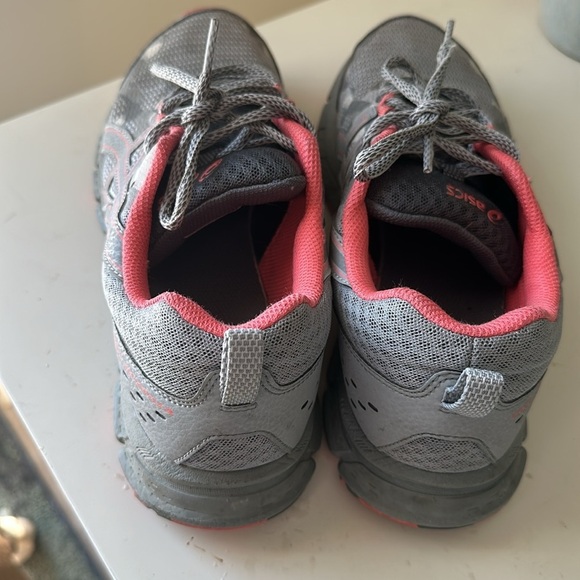 Women’s gray  Acics gel-SCRRM4 size 8.5. - Picture 2 of 6